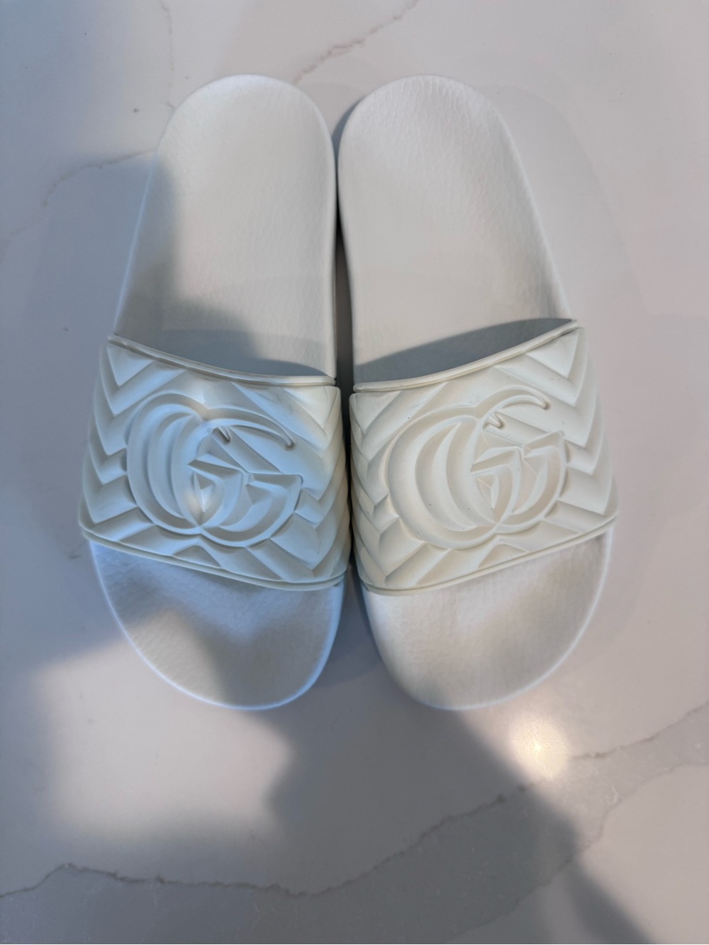 GUCCI White Marmont Rubber Slides